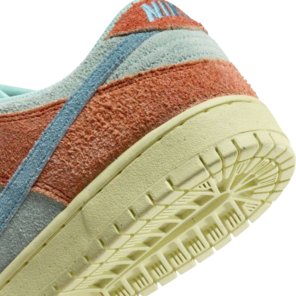 Nike SB Dunk Low Noise Aqua