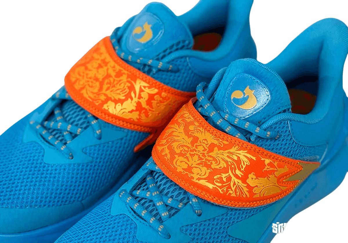 Curry Fox 1 “Happy Fox Day”