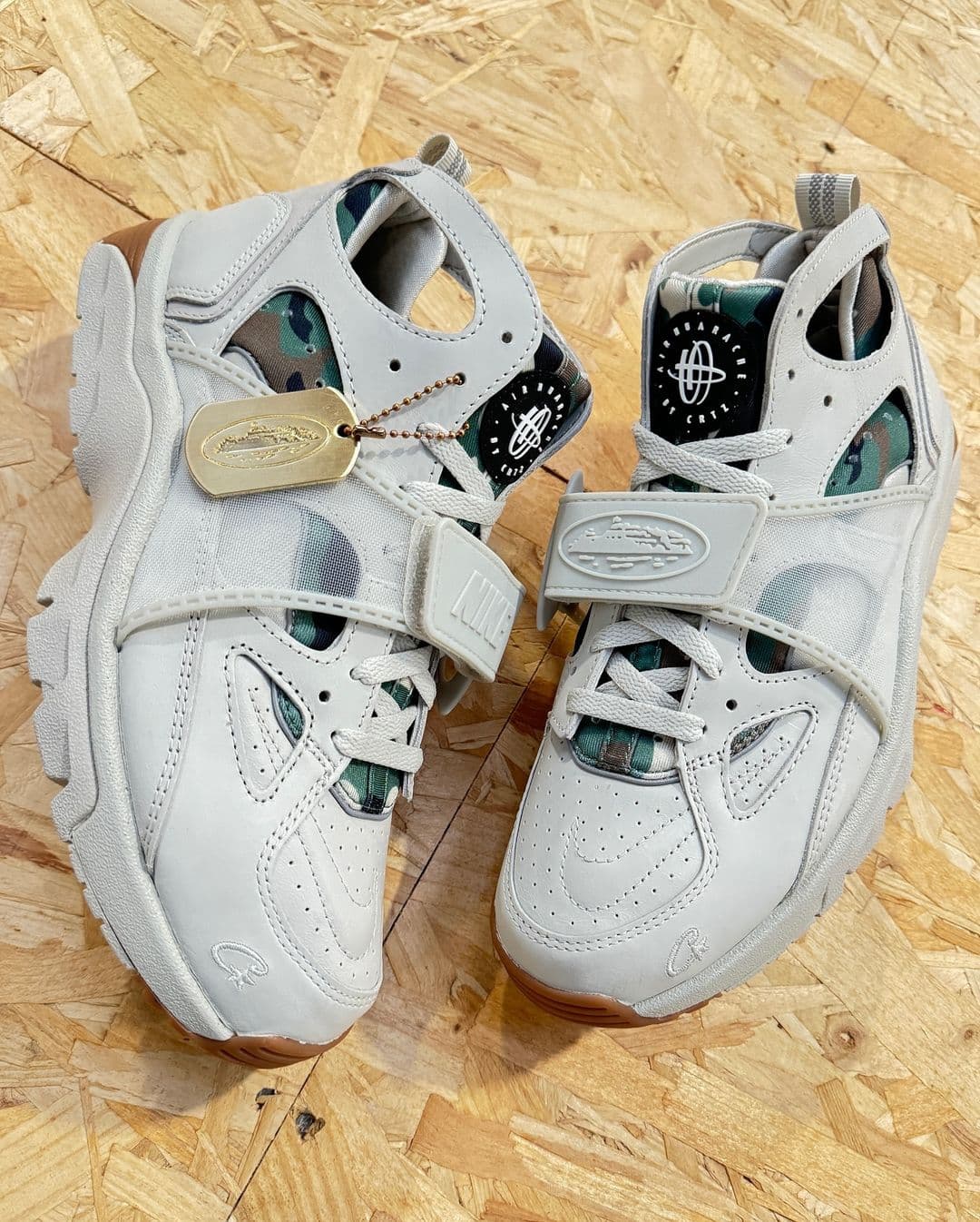 Corteiz x Nike Air Trainer Huarache "Light Bone"